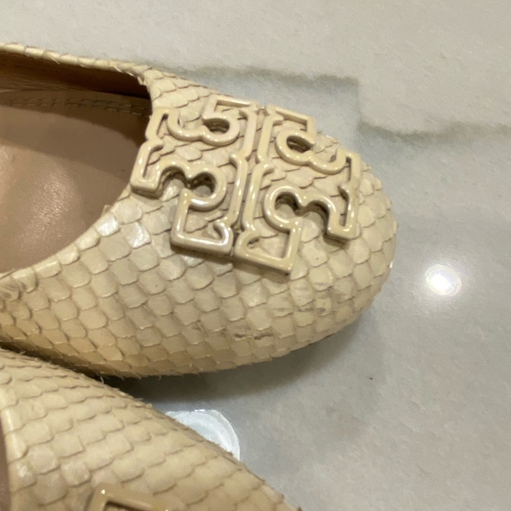 Tory Burch Cream Flats - Picture 8 of 16